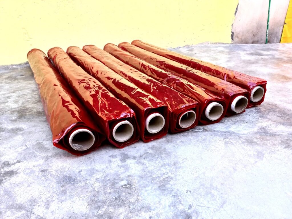 ROLLOS DE CORTINA TRANSPARENTE ROJA PARA SOLDAR 1024x768